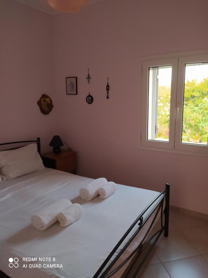 Ozena Countryside Apartment Vromonerion Exterior photo