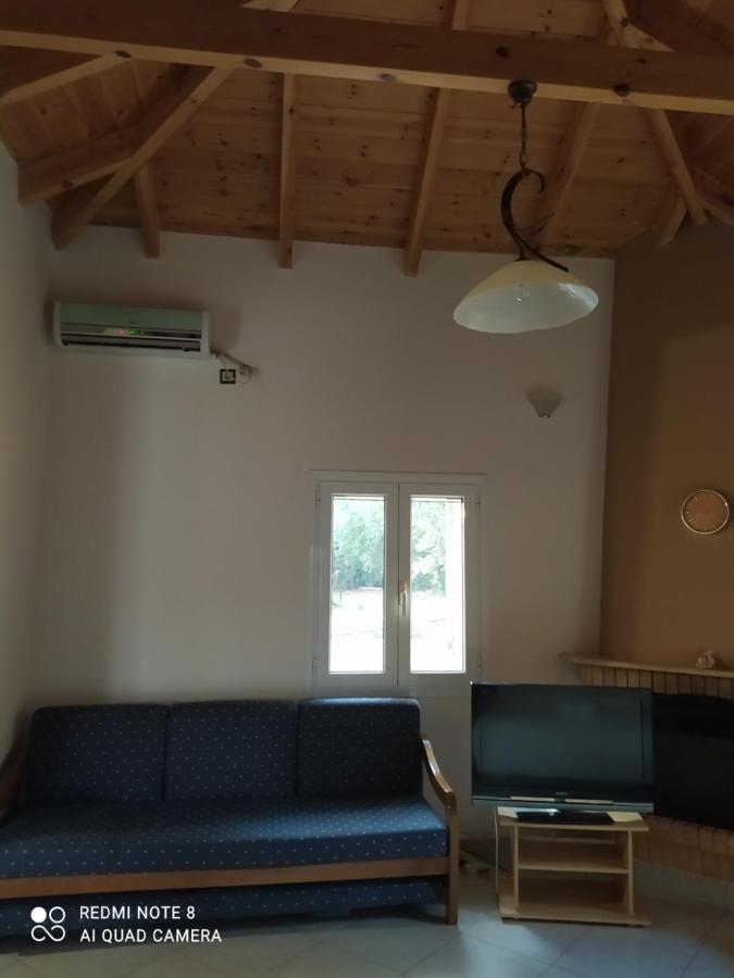 Ozena Countryside Apartment Vromonerion Exterior photo