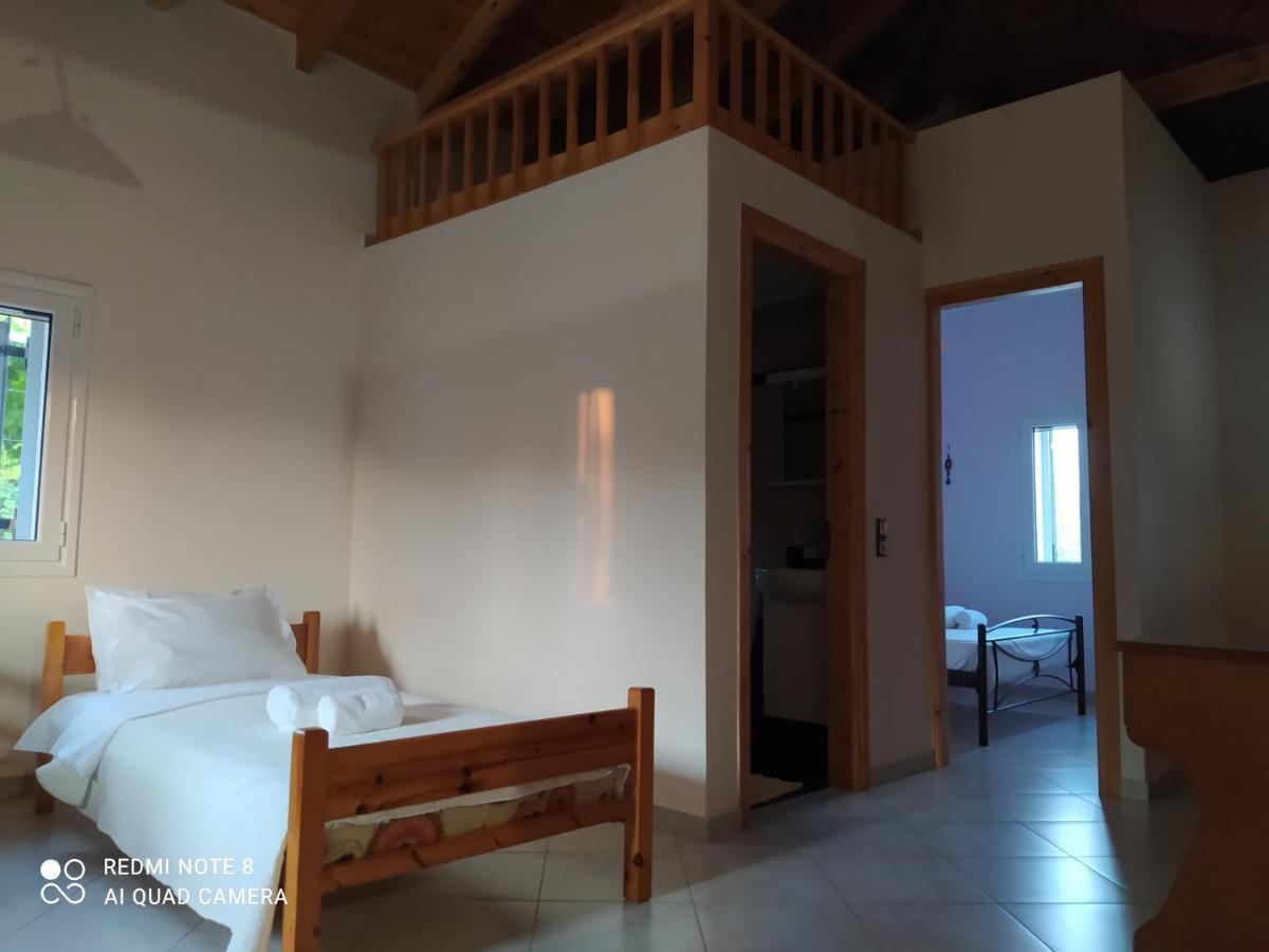 Ozena Countryside Apartment Vromonerion Exterior photo